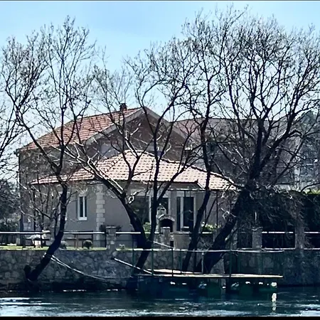 Odmor Uz Trebisnjicu * Τρέμπινιε